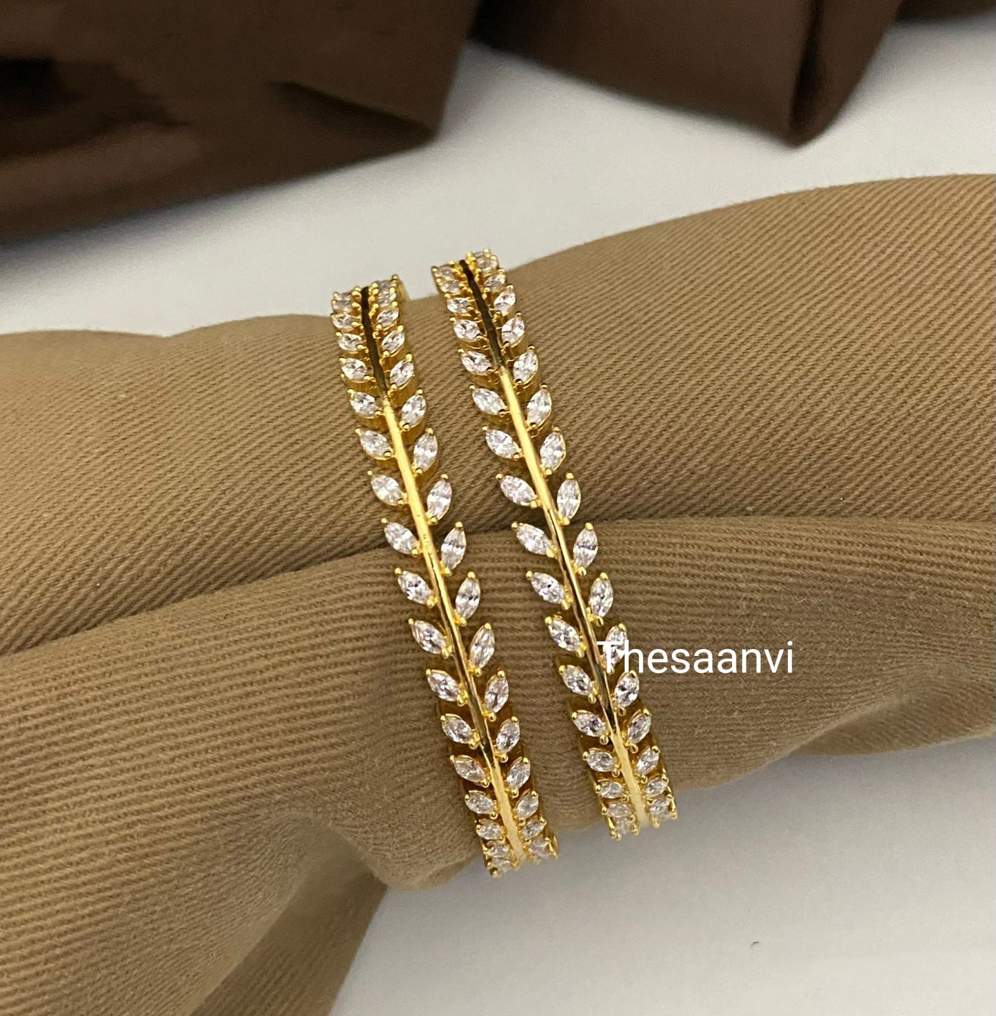 WHITE AD STONE BANGLES