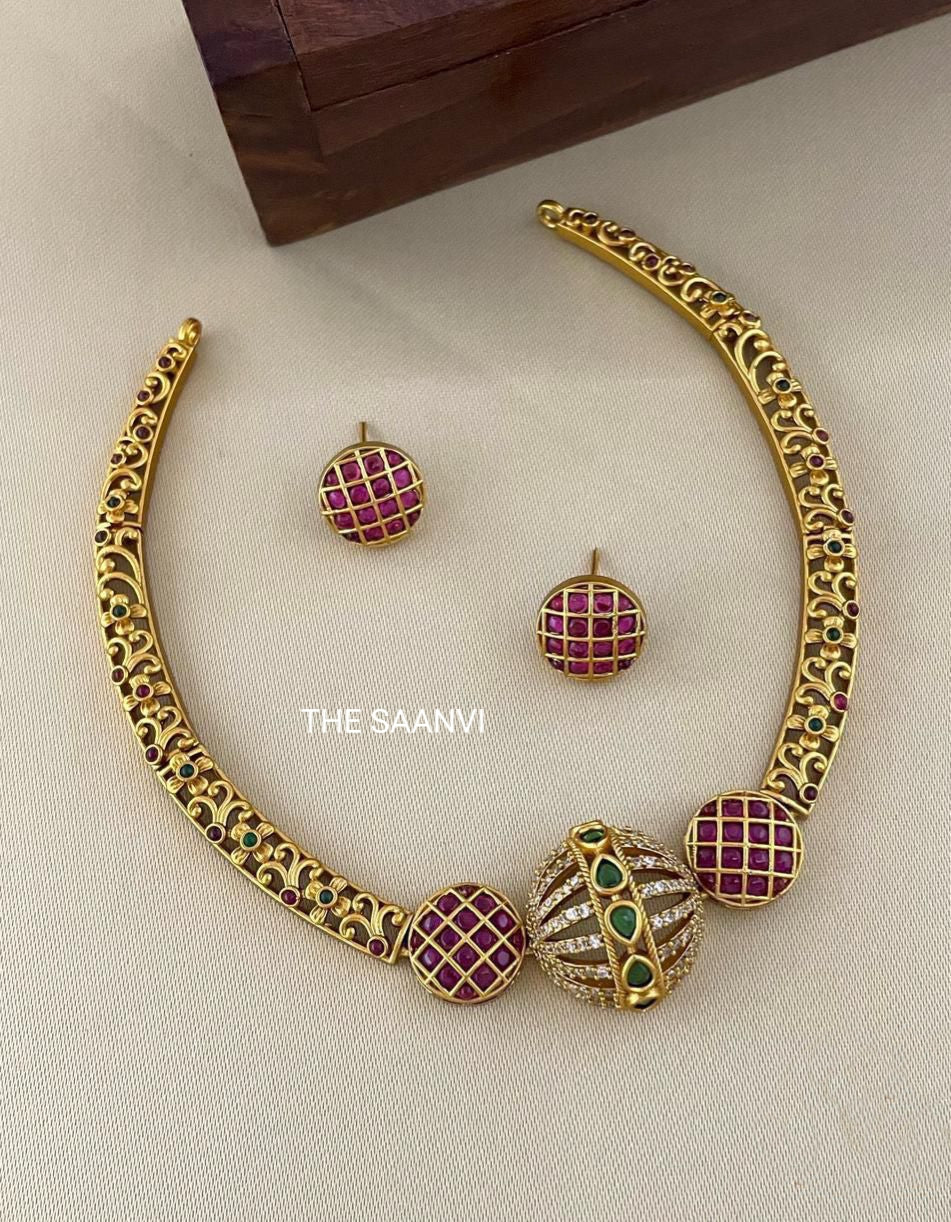 TINA AD CHOKER SET