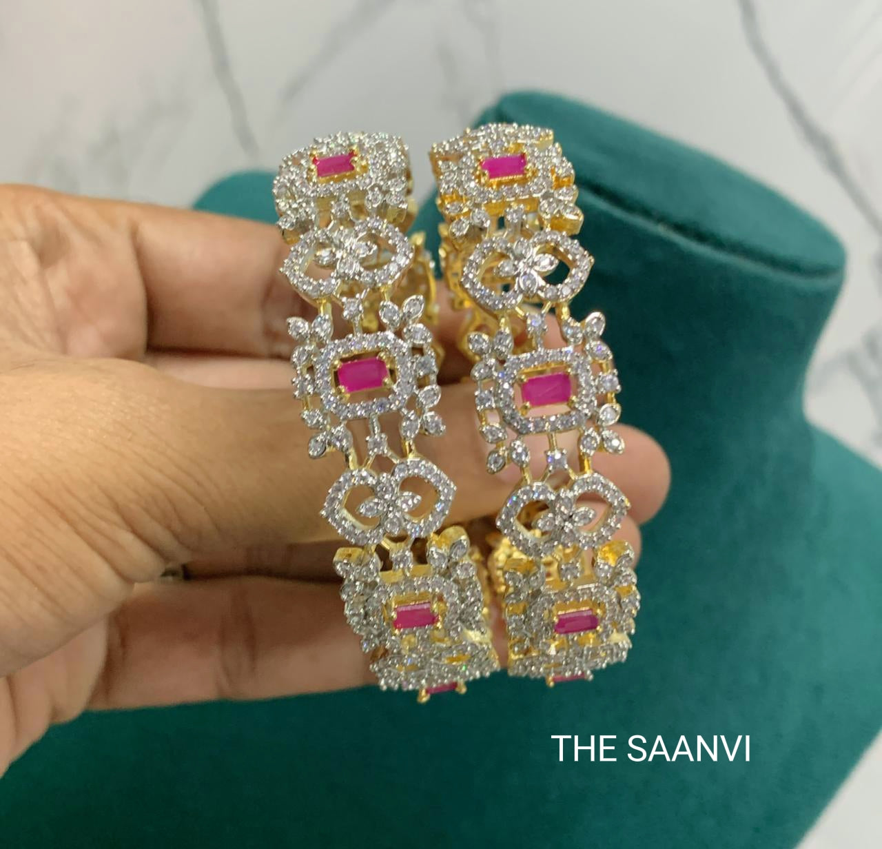 ZIRCON WHITE & RED STONE BANGLE
