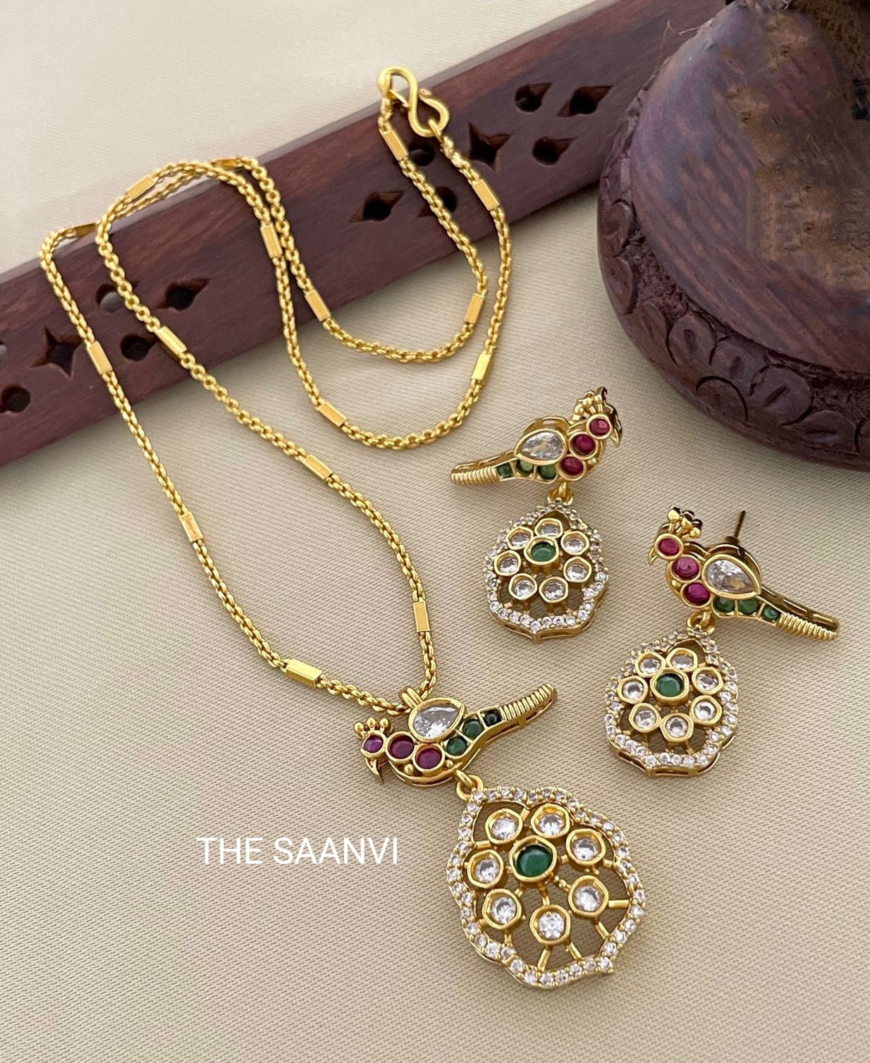 PEACOCK PENDANT CHAIN