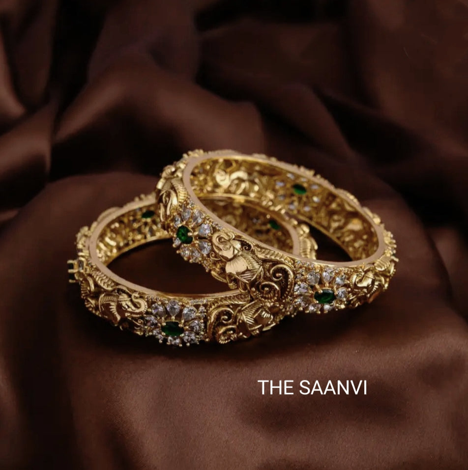 ANTIQUE ELEPHANT DESIGNER BANGLE