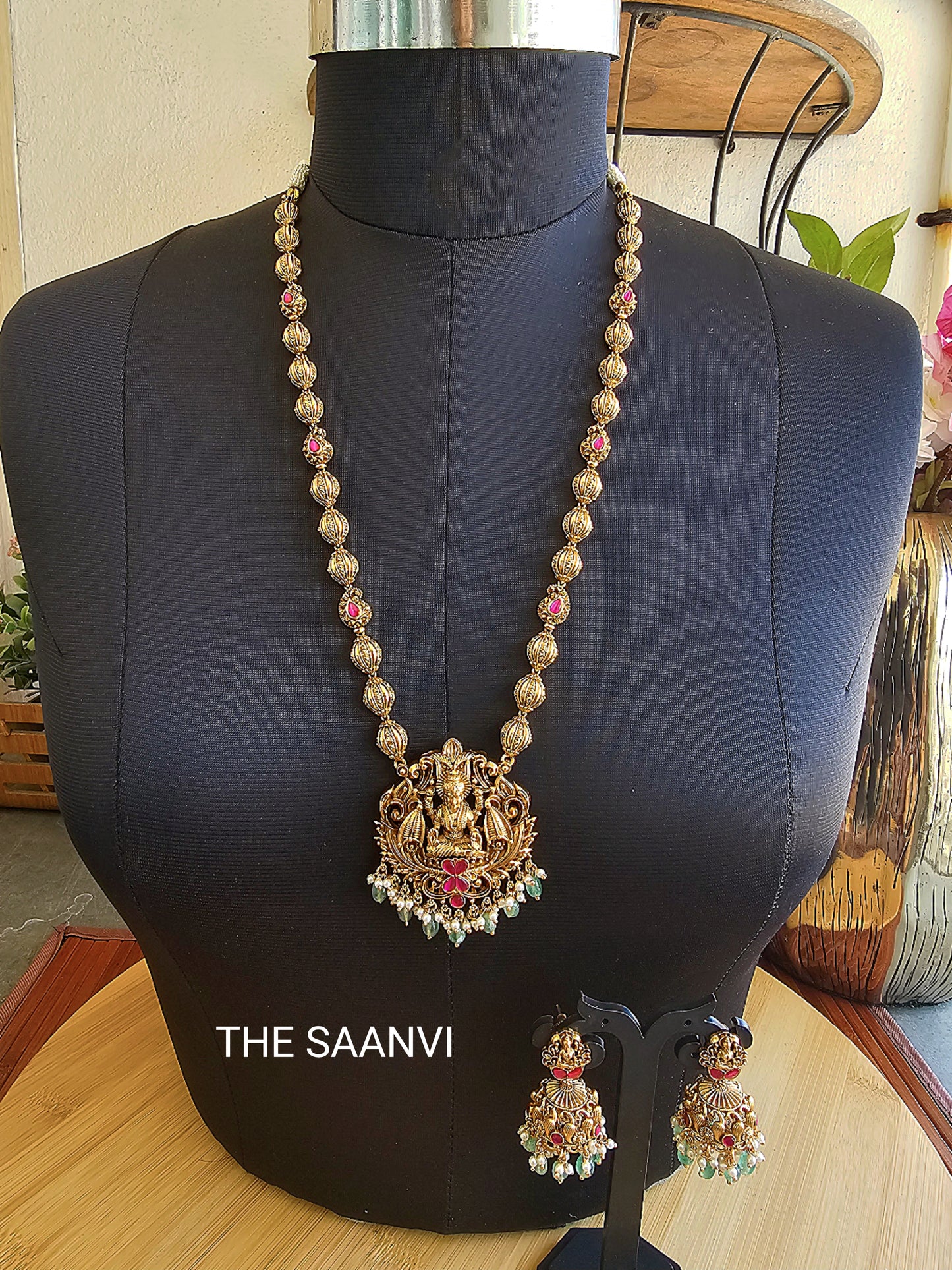 ANTIQUE DEVI HARAM SET