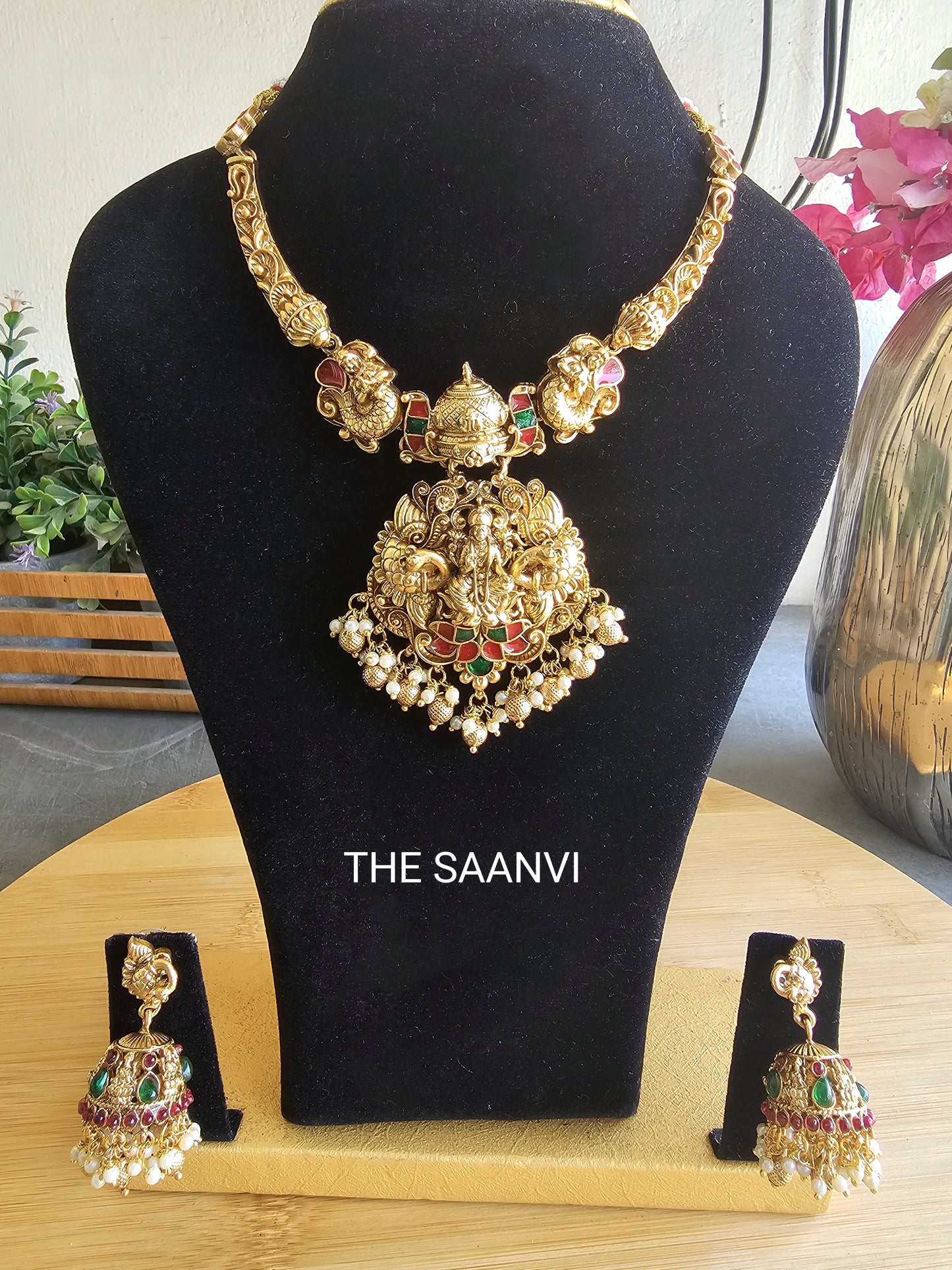 BUDGET ANTIQUE DEVI NECKLACE SET