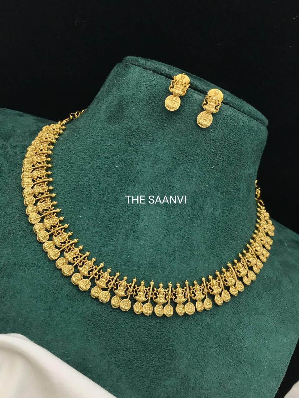 LAKSHMI DEVI ANTIQUE NECKLACE SET