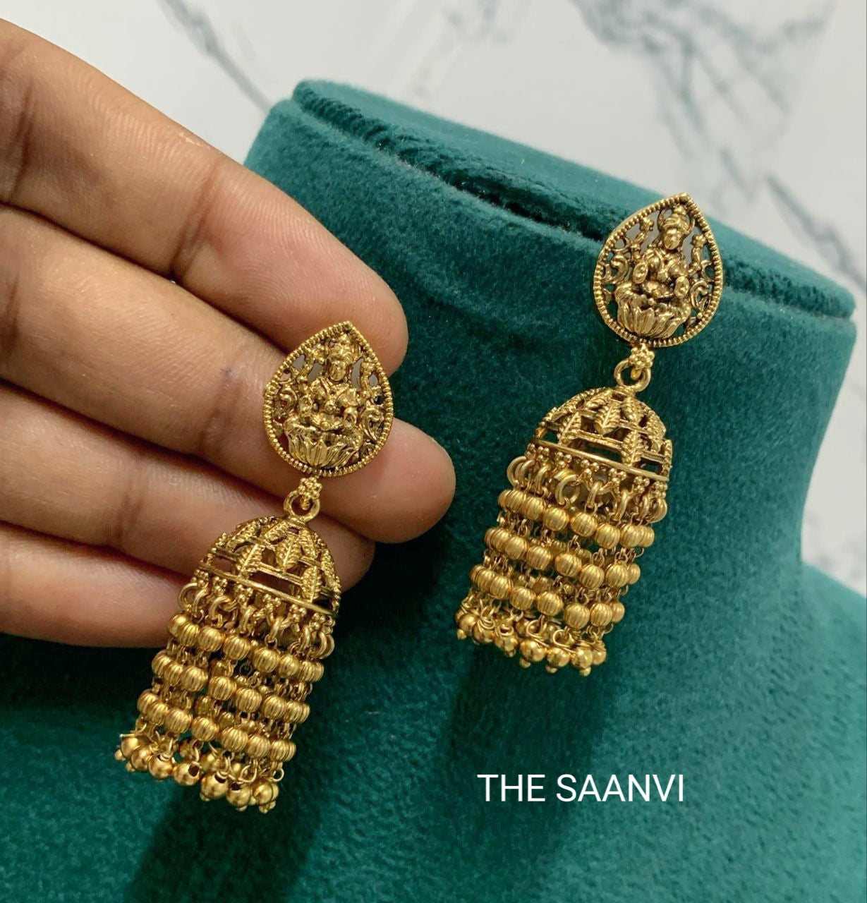 PREMIUM GOLDEN HANGING BEADS JHUMKA