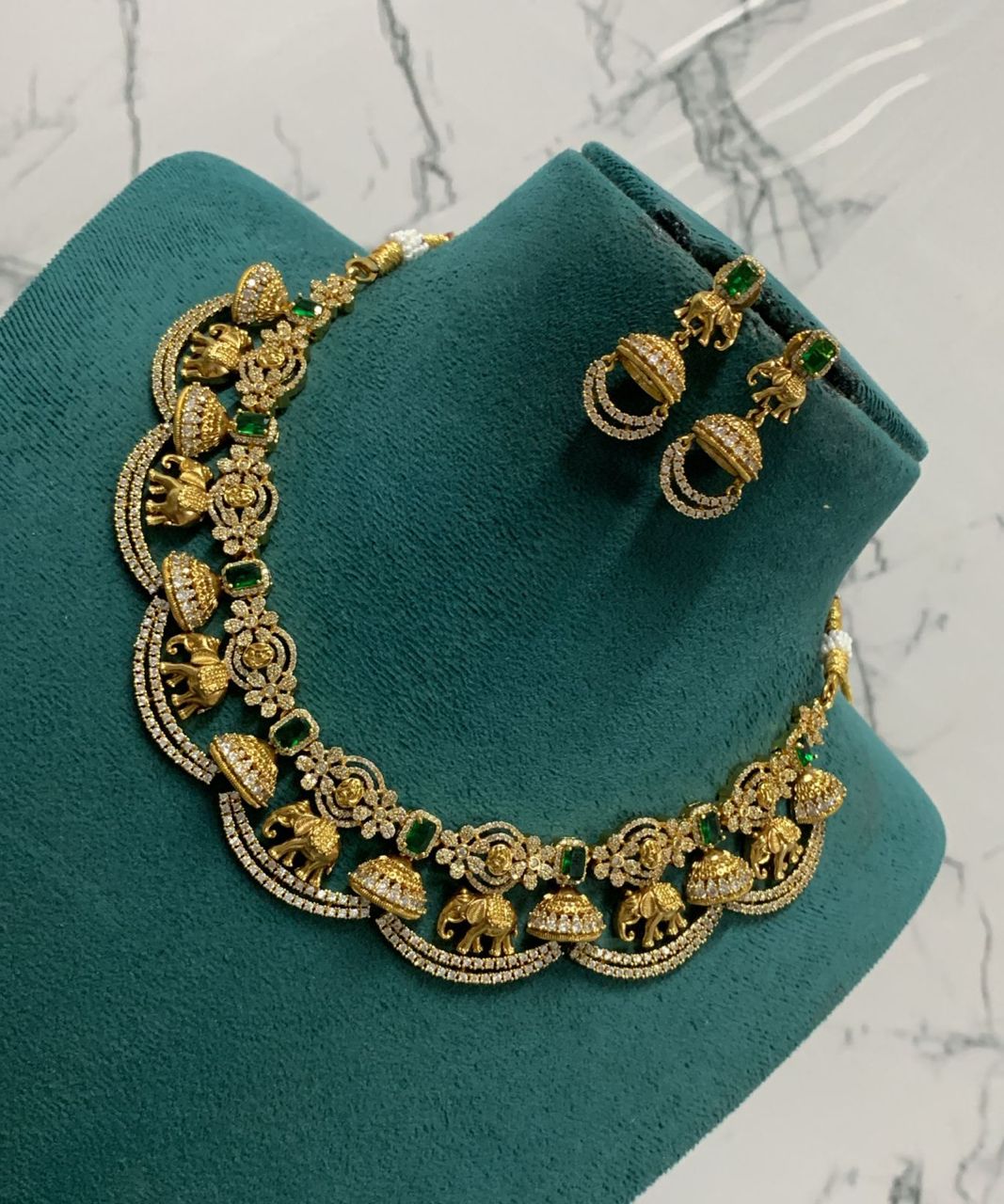 VINAYA AMERICAN DIAMOND GREEN STONE NECKLACE SET