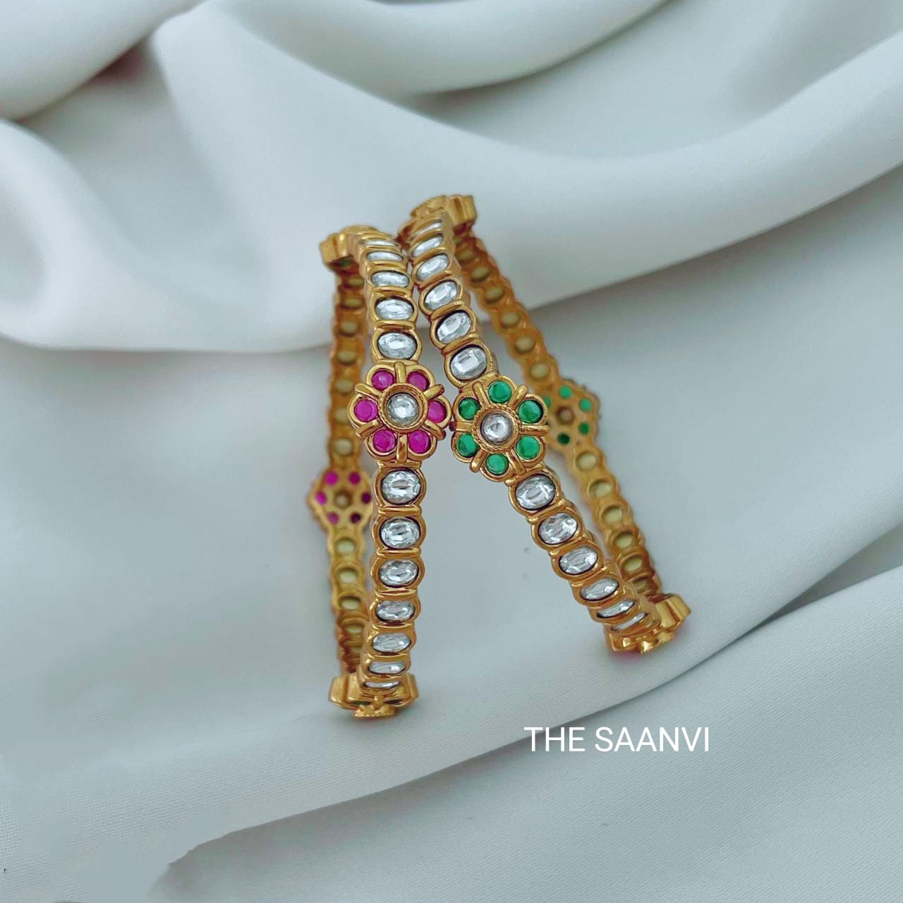 WHITE KEMPSTONE BANGLES ( SET OF 2)