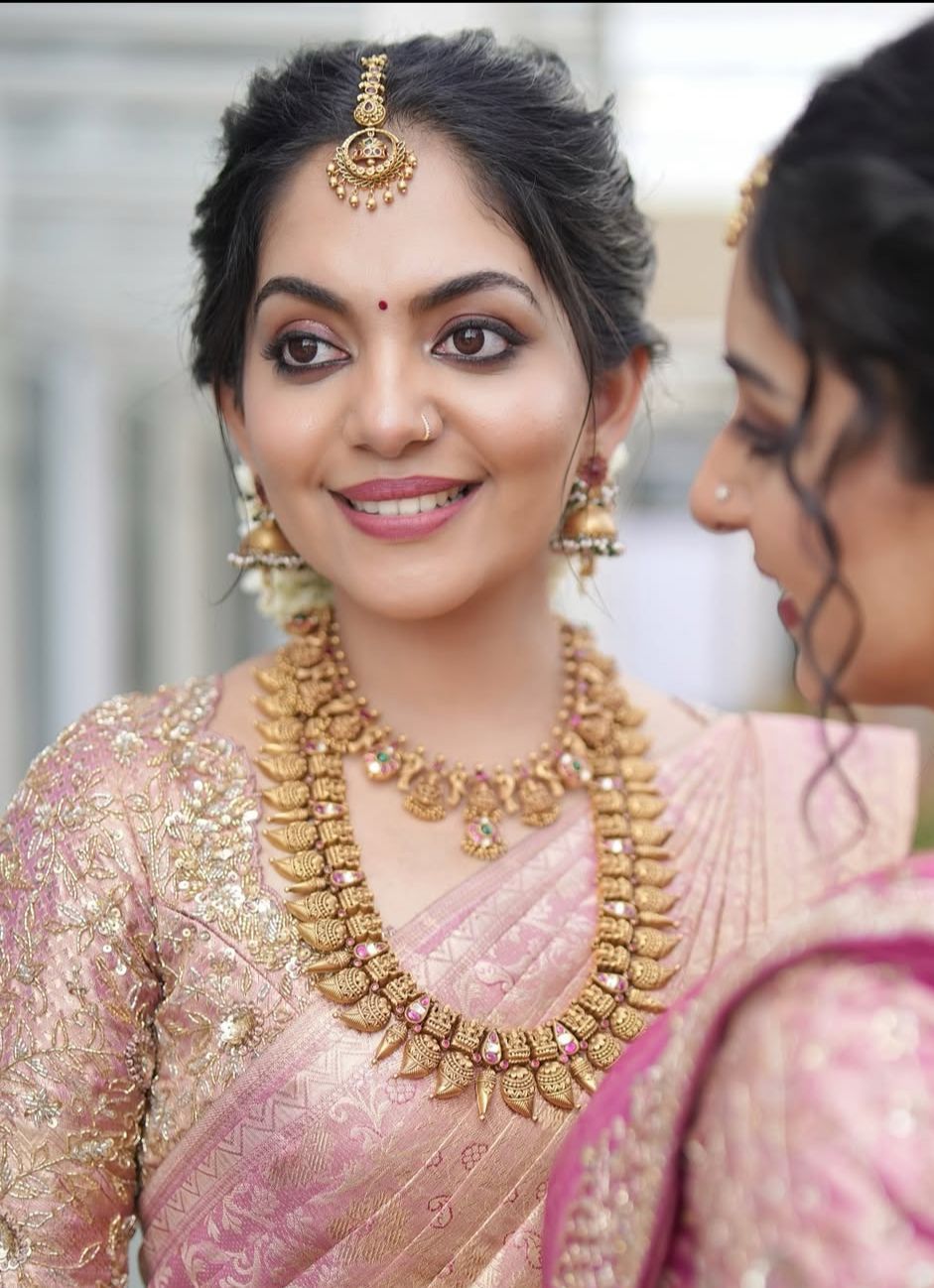 AHAANA KRISHNA INSPIRED PREMIUM ANTIQUE HARAM SET