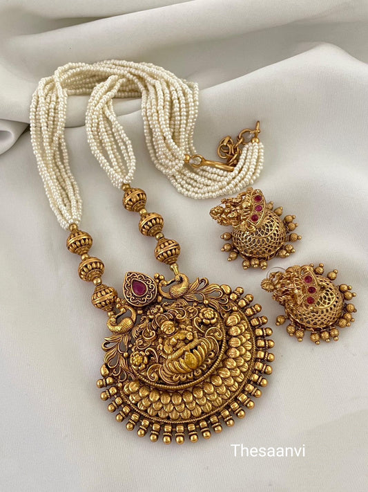 LAKSHMI PENDANT PEARL NECKLACE