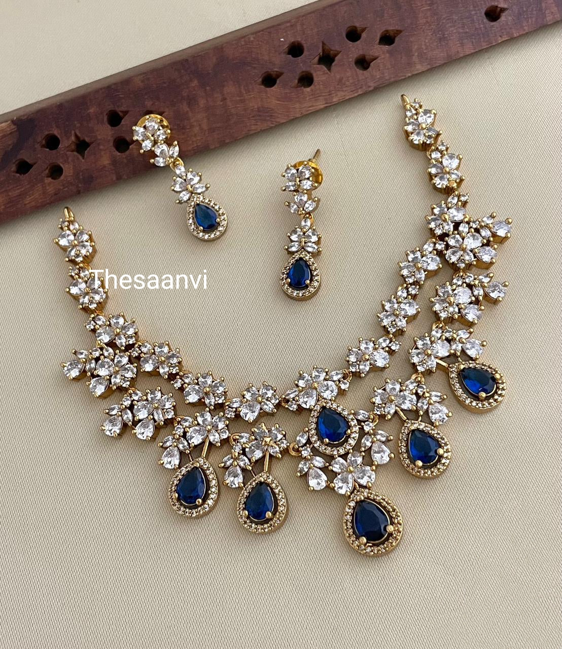 EXCLUSIVE DIAMOND SETTING NECKLACE SET