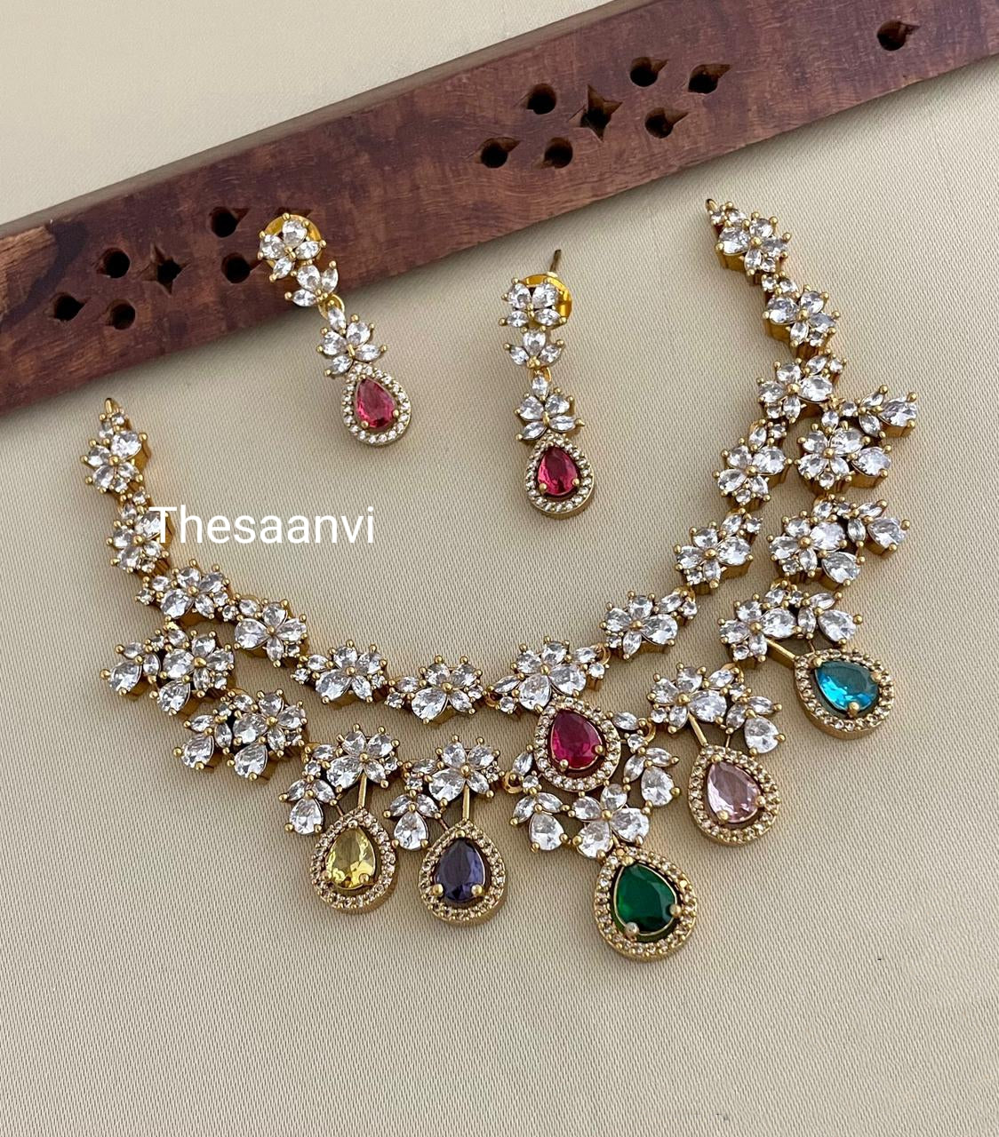 EXCLUSIVE DIAMOND SETTING NECKLACE SET