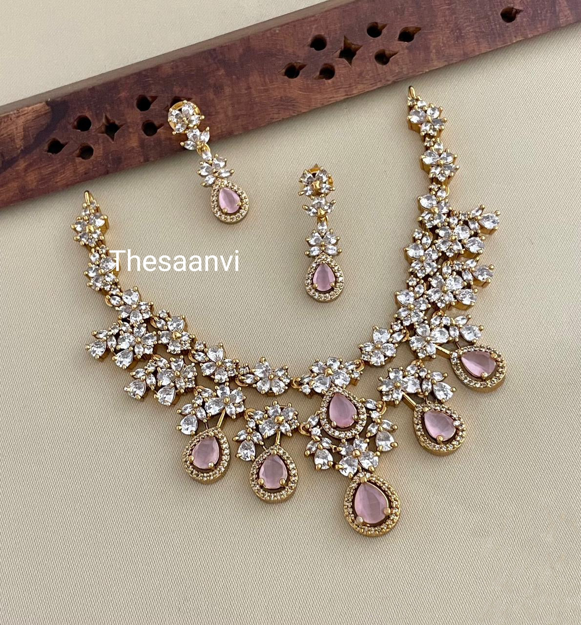 EXCLUSIVE DIAMOND SETTING NECKLACE SET