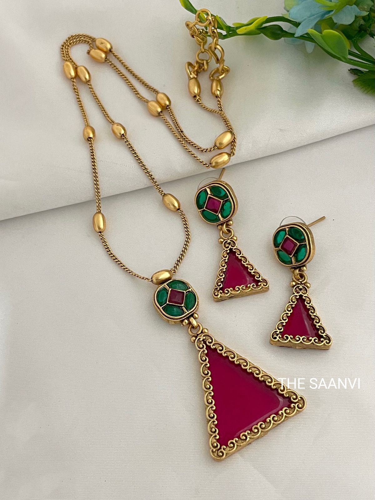 TRIANGLE SHAPE ENAMEL PENDANT CHAIN