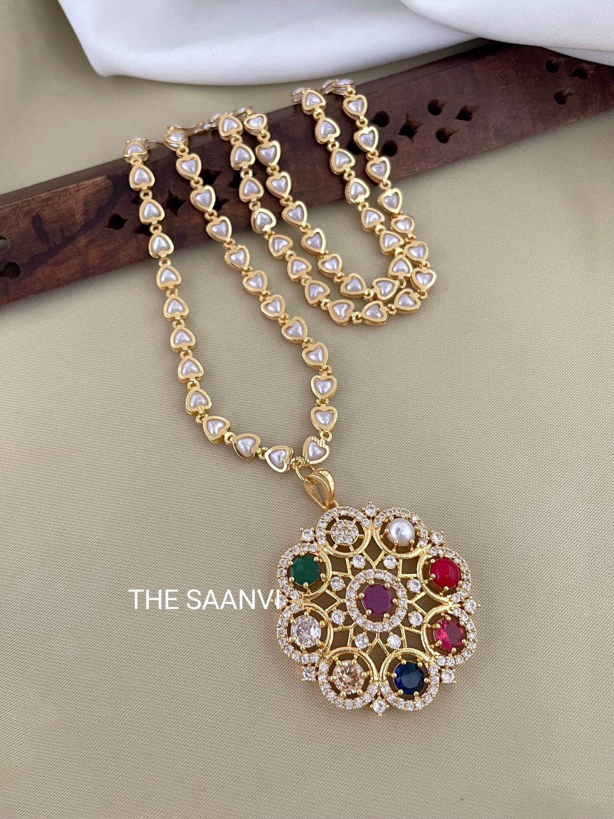 MICROPLATED ROUND MULTICOLOURED STONE PENDANT CHAIN