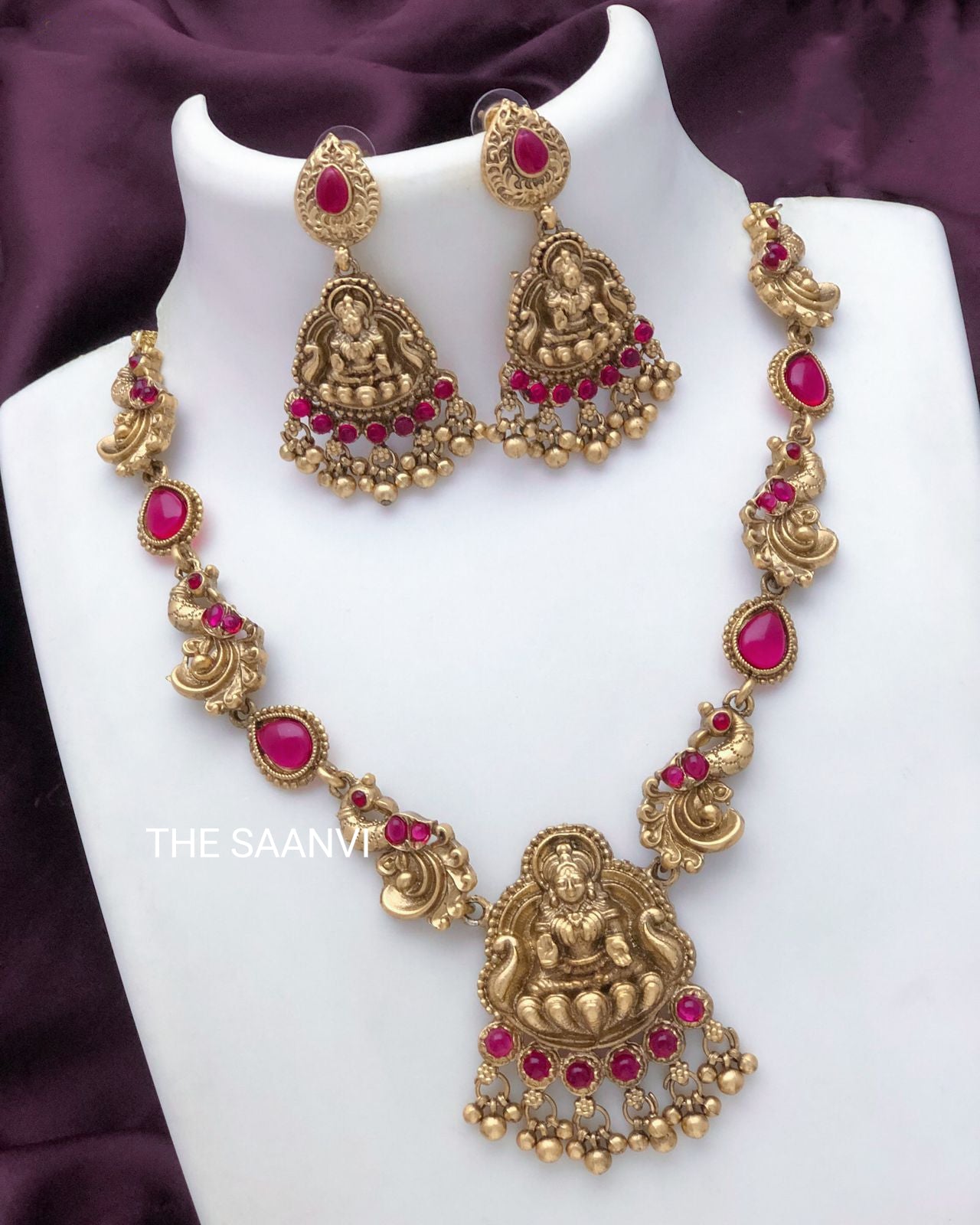 LAKSHMI STONE NECKLACE SET