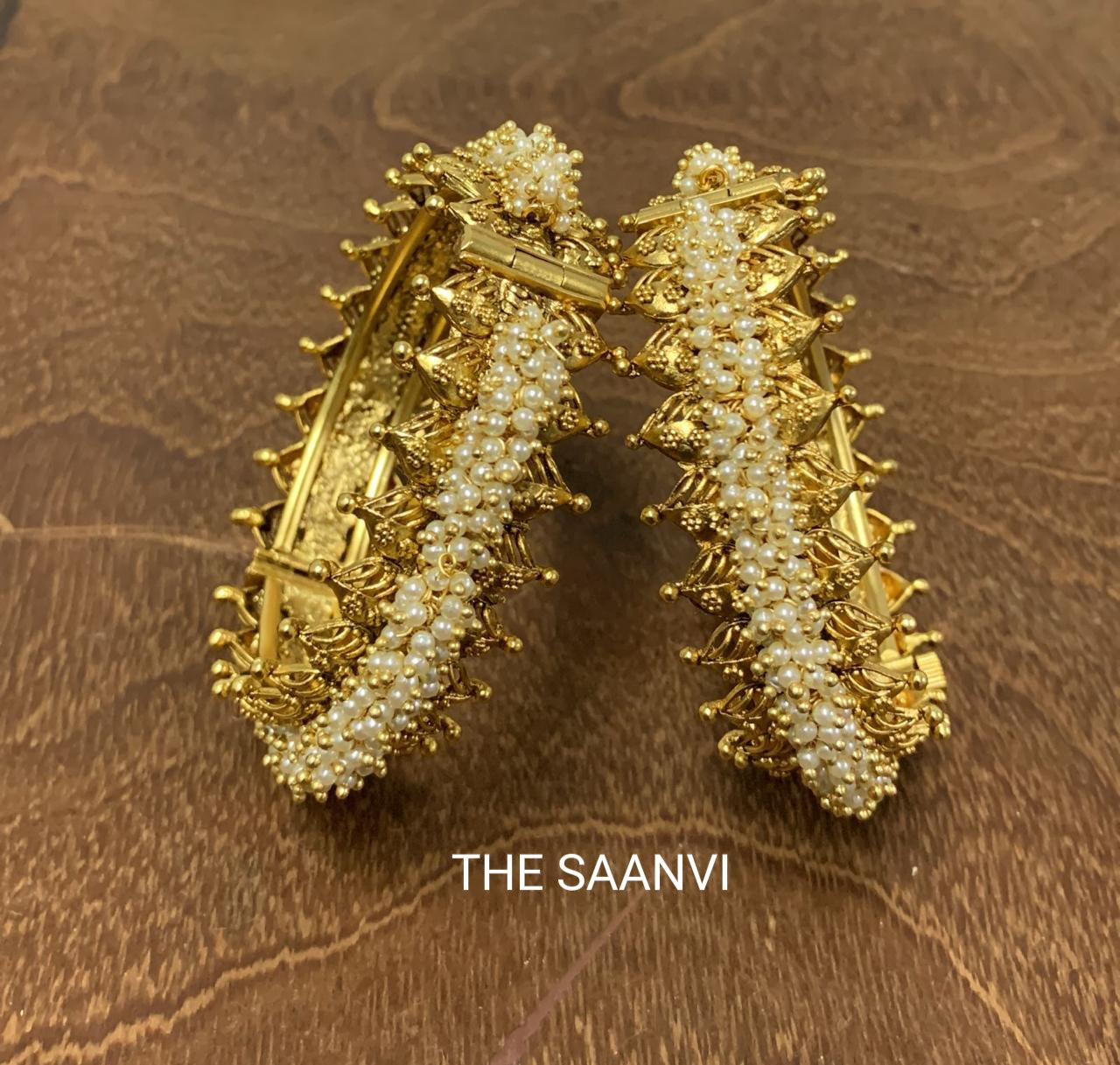 DESIGNER PEARL KADA BANGLE