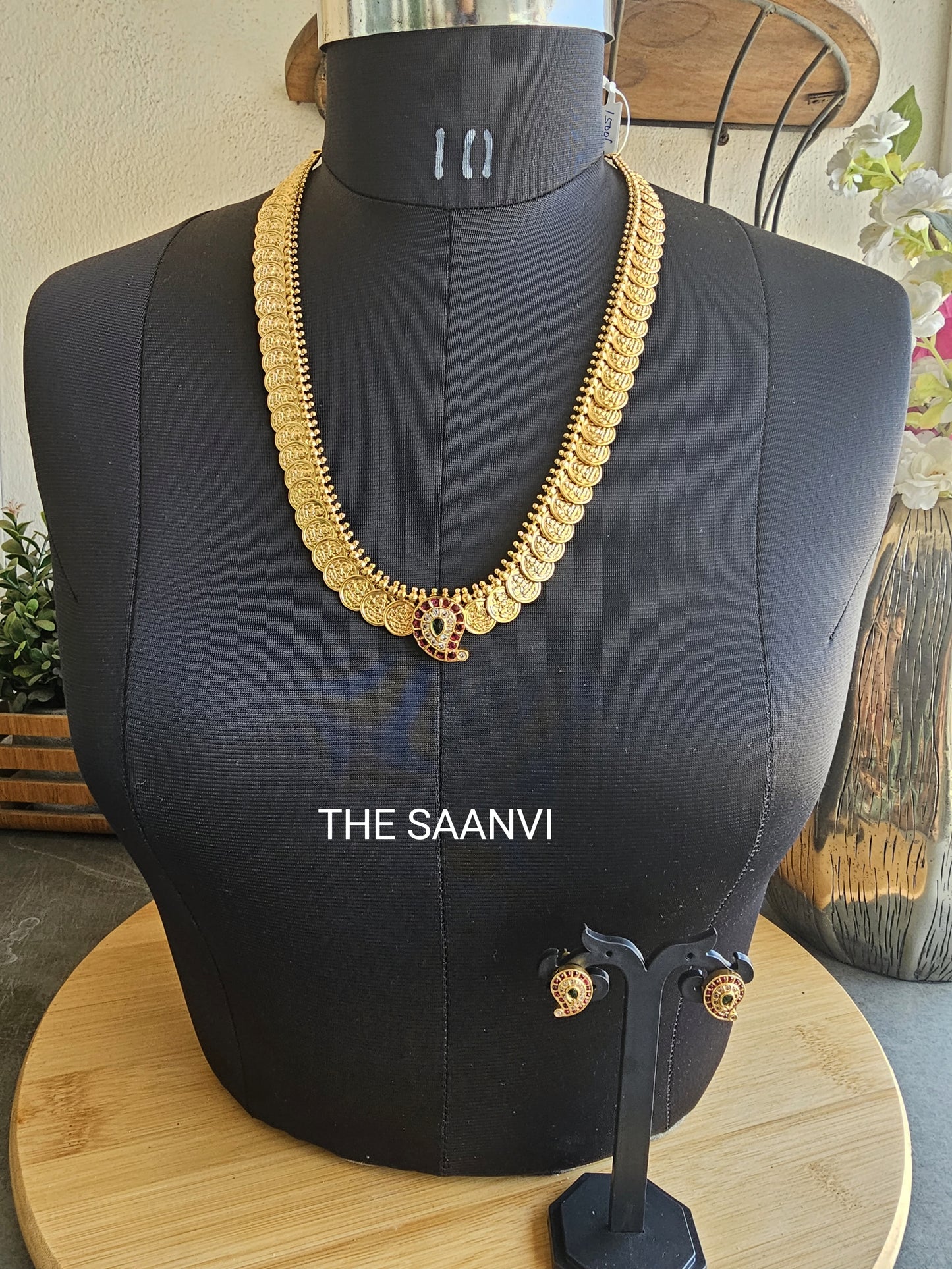 TRADITIONAL KAASU HARAM WITH MANGO KEMP PENDANT