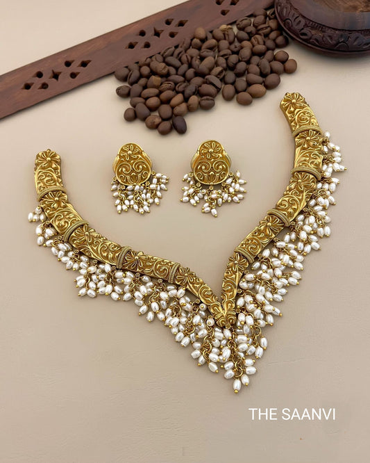 ANTIQUE HASLI NECKLACE SET WITH PEARL BEADS