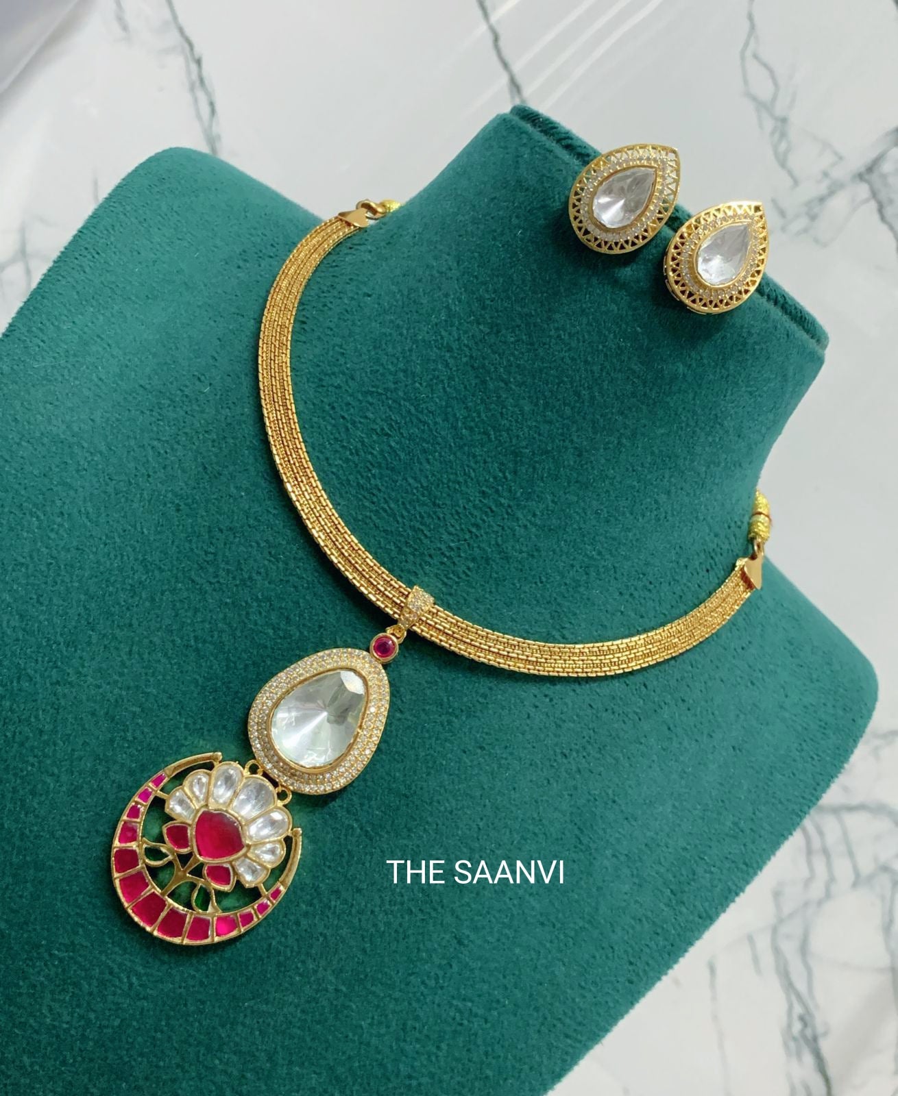 PREMIUM CRESCENT MOON KUNDAN CHOKER SET
