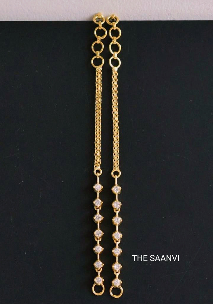 DIAMOND SETTING EAR CHAIN