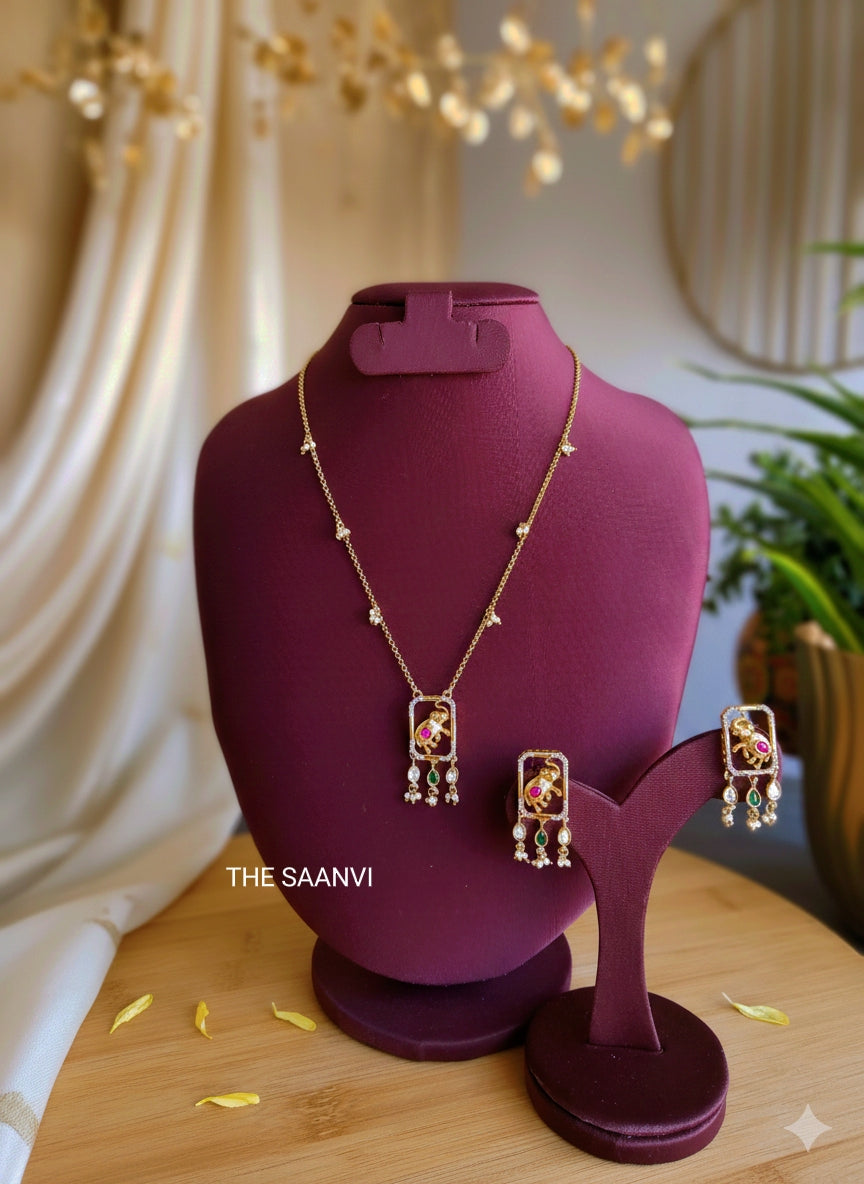 VARUNA ELEPHANT DESIGN MID-LENGTH CHAIN SET